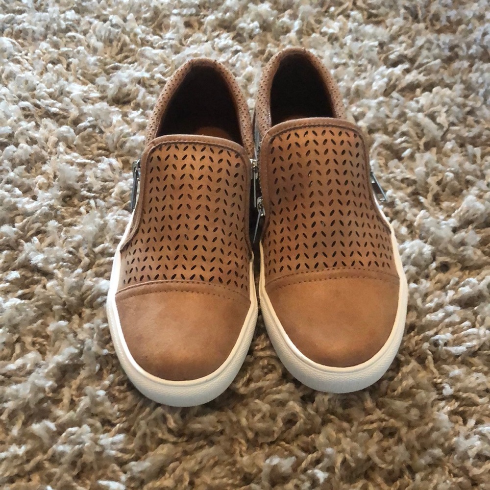 Brand new shoes! (Without box or tags)